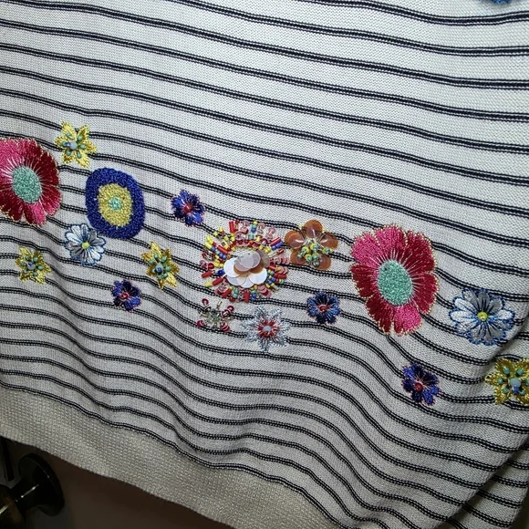 Talbots Floral Row Crewneck Stripes Embroidered Floral Sweater Women’s M Artsy - Picture 7 of 14